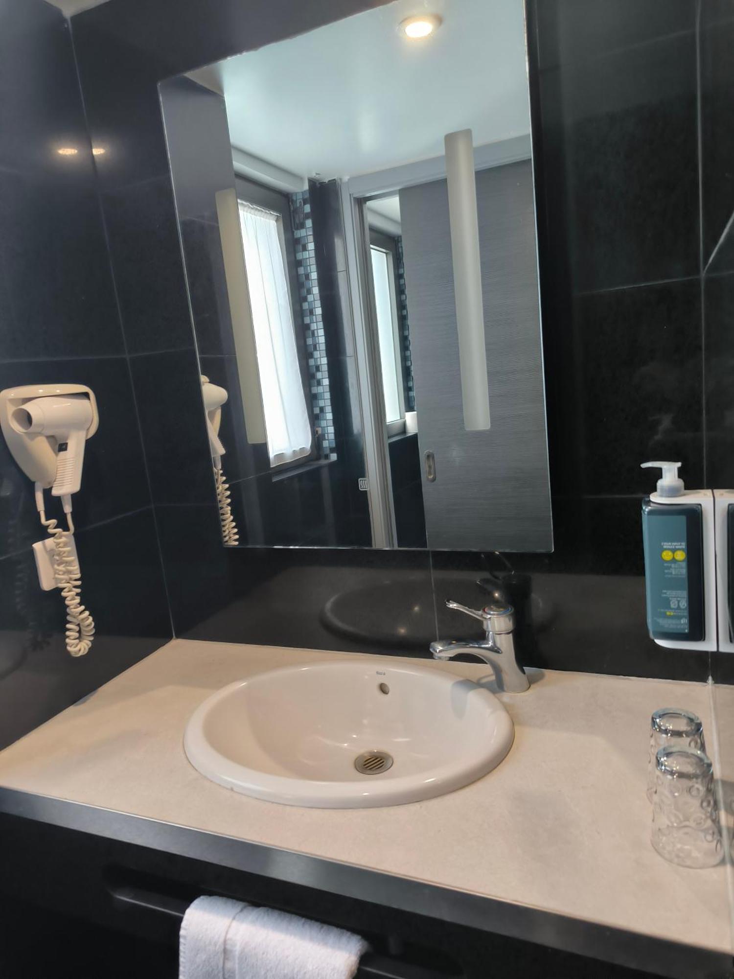 Brit Hotel Porte D'Espagne بيربينيو المظهر الخارجي الصورة